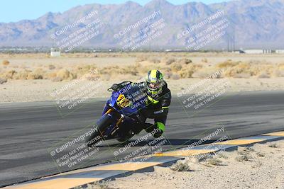 media/Jan-10-2025-CVMA Friday Practice (Fri) [[489e0da257]]/Group 4 and Trackday/Session 2 (Turn 4 Inside)/